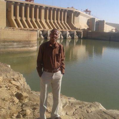 منشد ومادح للحبيب المصطفى صل الله عليه وسلم