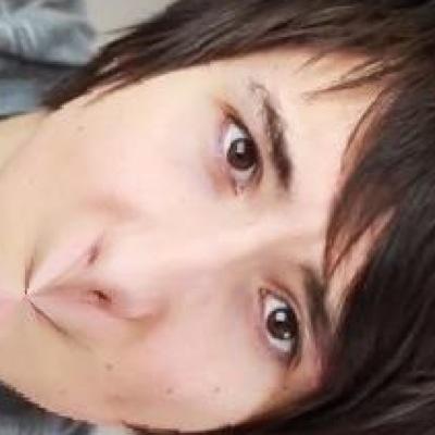 free follow because ily! please follow @cucumberlester, not me!