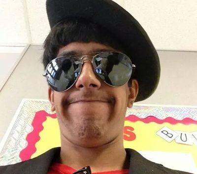 Humziq's profile picture. ⚡Electrical and Computer Engineer 🖥️,
 Computer Security Novice,
🤘 UT class of 2020