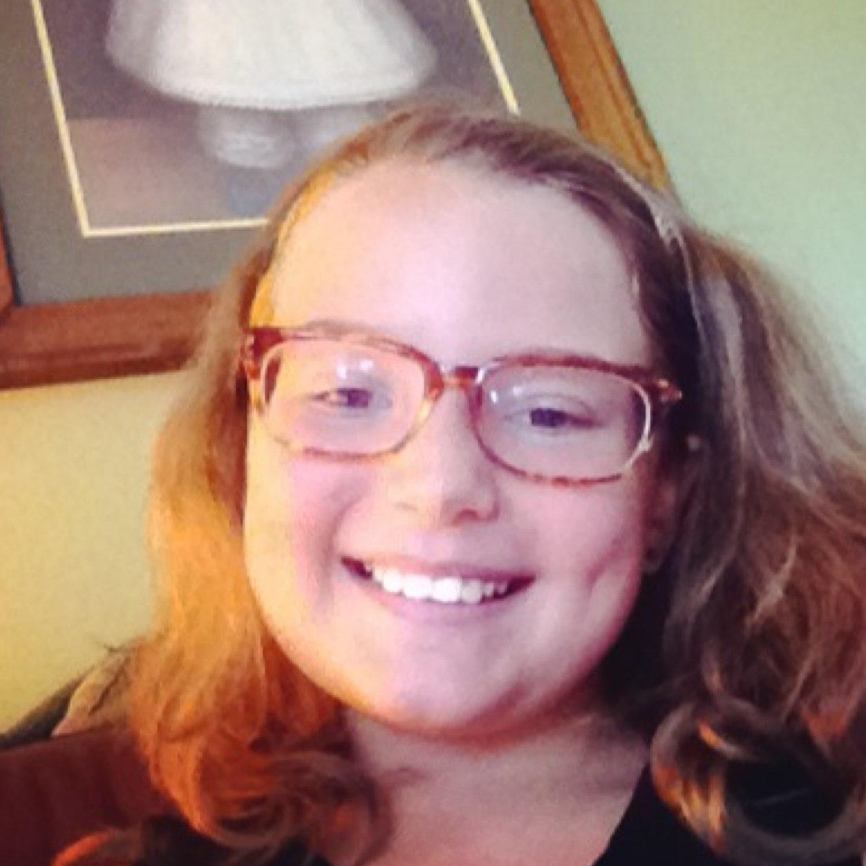 I've been hacked follow my new account @hannah_frakes