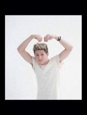 eu não estou triste, apenas estou cansada de não conseguir saber quando as coisas vão começar a dar certo pra mim
- One Direction