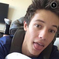 Cameron|19|Single and looking|Played Felix in the movie Expelled|I'll be playing Frankie in the movie The Outfield|I'm romantic.|rp/fl|