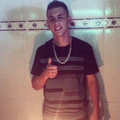a vida me ensinou a lutar e nunca desistir, nem ganhar ou perder mais procurar evoluir !