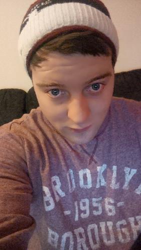 UFC, FOOTBALL (MAN UTD)                                                                                       Bristol UK {`•`} 
I follow back x)
DM-ME*:*