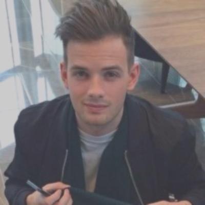 charliejkicks's profile picture. idk i just really really really like charlie