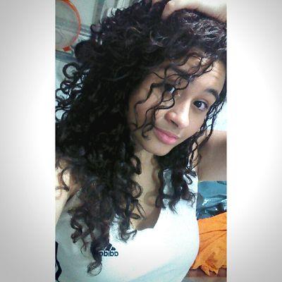 Me namora, pois quando eu saio eu sei que você chora.
