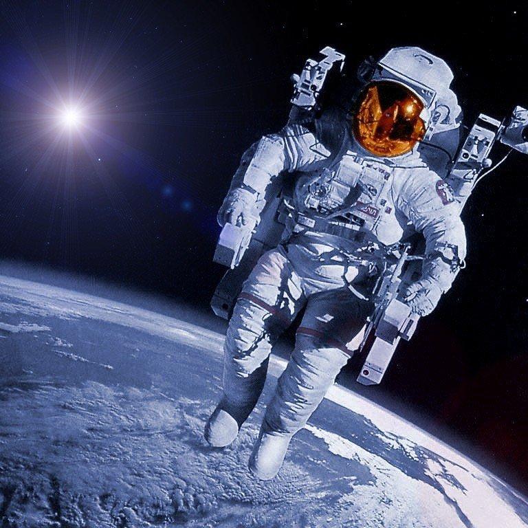 DandyEyeCandy's profile picture. Showing you that the world isn't such an ugly place.