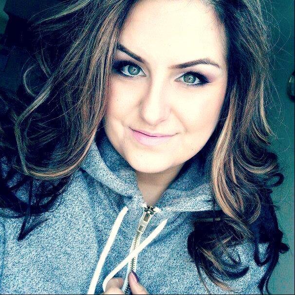 Makeup Artist - YouTube Guru - http://t.co/gZ126uPgji