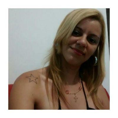 Sou virginiana,Interessada em mulheres,sou super fã da Atriz Lúcia Veríssimo, e da Cantora Ana Carolina.