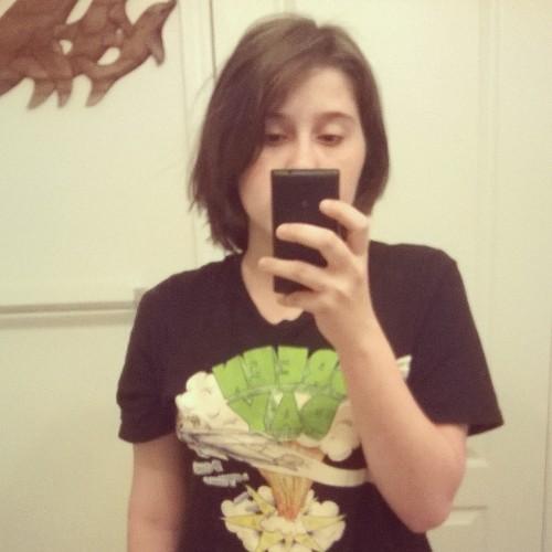 Hey,im Ashlee .bands ,food,creepypasta,pizza,Netflix,Ashton irwin,cats,music,youtubers, anime,and music.Drummer of 2L4C.