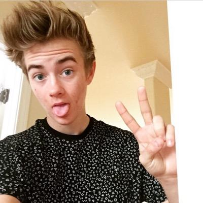 please follow @johnsonsdorito ! ask for a follow back :)