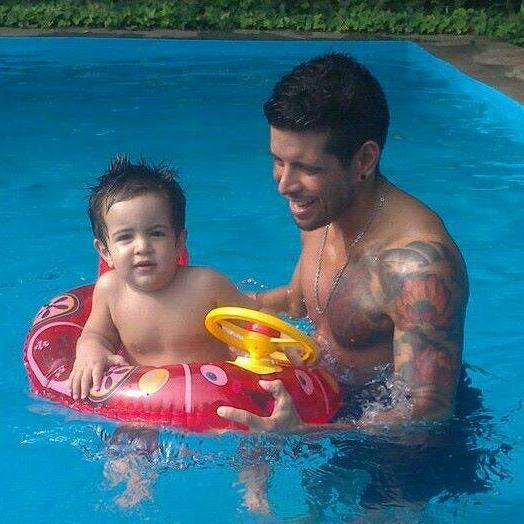 32 años en breve 33, padre de lo mas lindo que me dio la vida, mi hijo Juanito. Hincha fanático del C.A.N.O.B y futbolista amateur .. http://t.co/zFRmowkxwo
