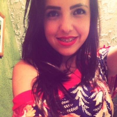 Exagerada, porém jamais jogada aos seus pés.