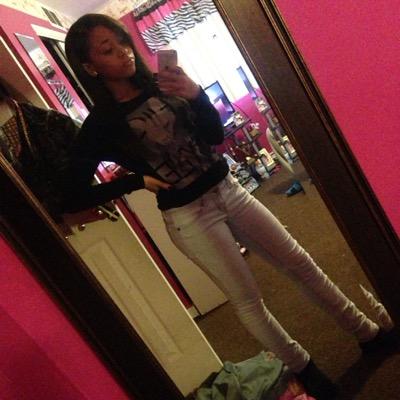 Slayyedd On Yu Hoess   |this is my tb Twitter dont bid😂.. new Twitter is @mixxeddqueenn |