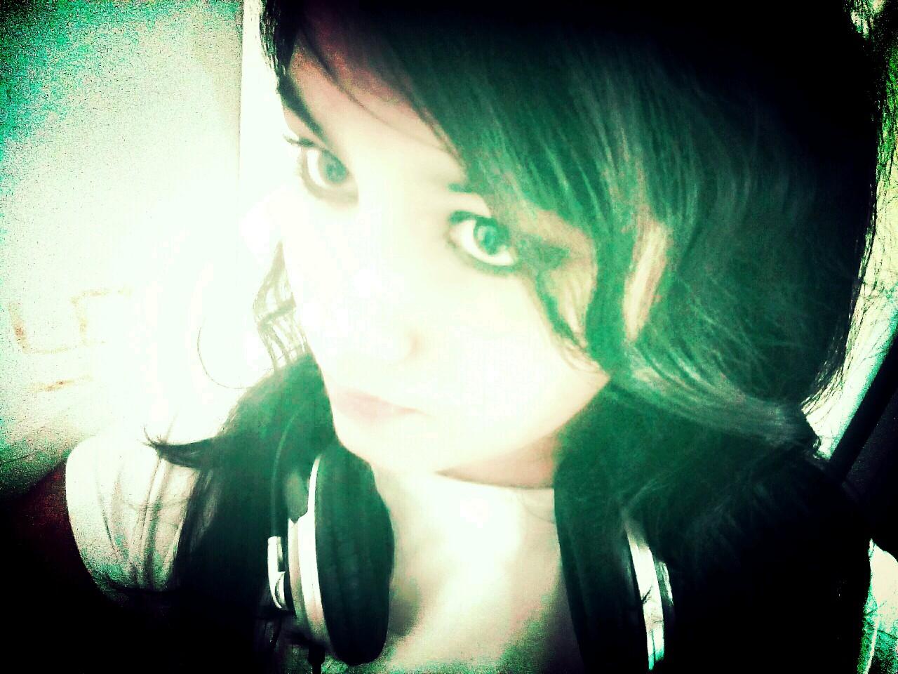 ☕Coffee-Drinker, eReader Addict, Mom, Procrastinator, Psycho    I'll follow back