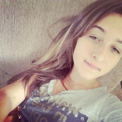 Meu amor, passando aqui pra falar que tu é a melhor amiga do mundo, conta comigo pro que der e vier sua sujeira, te amo mais que chocolate ❤ p. @_maaaaariiss