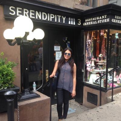 miamariesol's profile picture. I’m not smart. I just wear glasses.