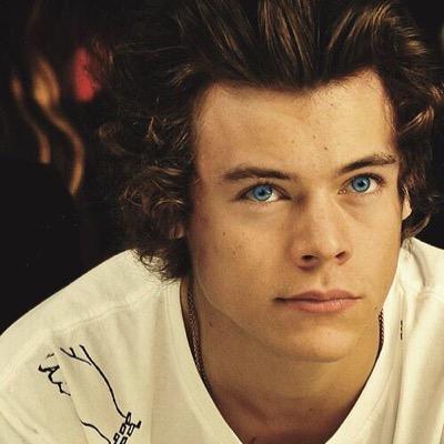 Harry = Jesus. Trio of 20 year old nymphos for Harry Styles.