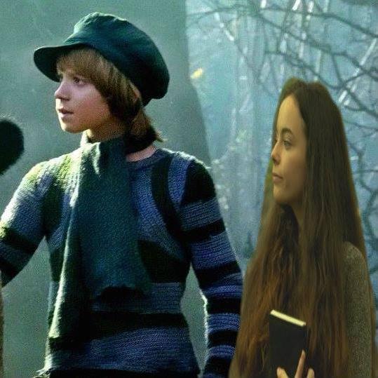 || Descriptive || 21+ || #Crush on @ToSellAFriend || #IntoTheWoods OC || A Scullery maid to the horrid boy #PeterPan, wishing to be free.