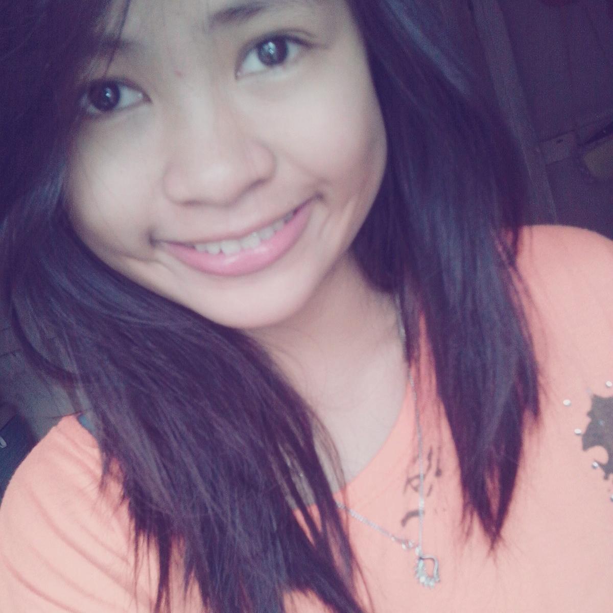 Medtech student/God-fearing :)