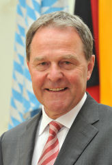 heubisch's profile picture. Bayerischer Staatsminister für Wissenschaft, Forschung und Kunst / Mitglied des bayerischen Landtages (FDP)