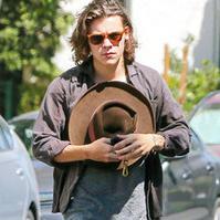 follow @justharrys bc she just gave you this free follow!