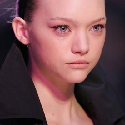 hfcollarbones's profile picture. '99 // cbmi: 17.5 // travailler sur moi-même pour moi-même