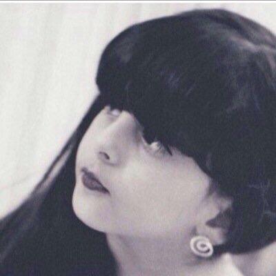 امي تبتسم وأبي بخير فحياتي جنه ؛ ورجل يشابه أبي ! ذاك حُلماً مداه أبعد من عُلو السماء ❤️ طيبه الطيبه