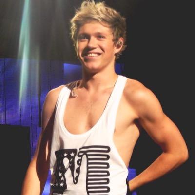 I just gave you a free follow, you dont have to but it would be nice if you would follow my main account @crunchynxrry . i follow back. just ask ♥ ily
