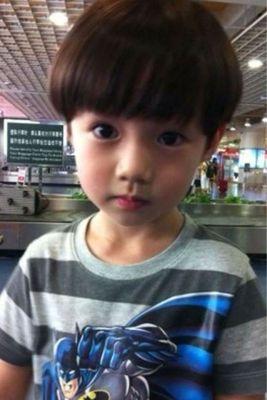 อันยองฮาบ~ผมจื่อนู๋ฮันนี่เป็นลูกจายป๊าโอเซคนหย่ออายุชองกวบฮาบ. กามเตบตัวน้อยที่ตะตามหายักแต้ให้ป๊า»136_sehun   
งื้อ...ป๊าฮาบนู๋ฮันอยากเจอมาม๊าฮึก.. [rt&talk]