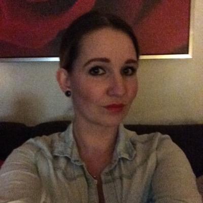 RoxyDeven's profile picture. Life is short, break the rules, forgive quickly, kiss slowly, love truly, laugh uncontrollably, and never regret anything that made you smile.❤