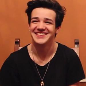 ❃ you cry for stupid boys while i smile for aaron❃
