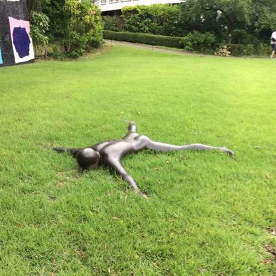 医薬品業界で勤務中