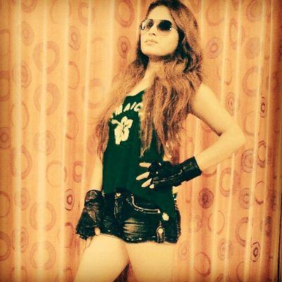 PreetyArzoo's profile picture. Dont try to understand me. If you do Then either ull go mad;-( Or You will start loving me :P..