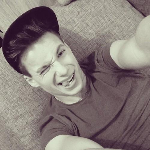 Glücklich vergeben *-* 18 Follow I Follow Back