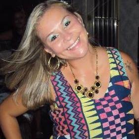 Nenhuma palavra me define sou muito mais do que se espera vou alem do que se busca.!!
