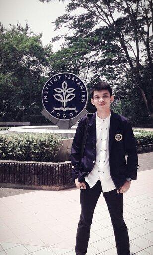 Ahli Gizi | Musisi | Designer | Hypnoterapist | Pin : 75F0EEDA