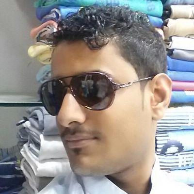 بَعْضهم يُتَابع حَيَاتك لِـ يَتَعلم مِنْك الحِكمة !
وَبَعضهم يَتَتبع خُطواتك ﻟِـ يُسَّجل عَثراتك فِي العَتمة !
كِلاهما مُعجب .. لكن !
الأوَّل : بـِ حُب ،