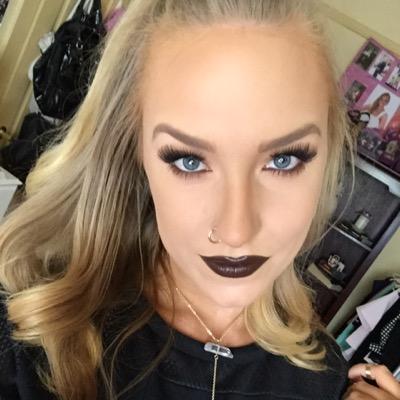 I'm a 20 year-old acting student from Adelaide, Australia. I'm a singer, rapper and 1/2 of Dulcet. Carn the Crows!