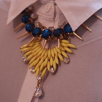 كطائر حبيس قفص يحلم أن يحلق من جديد 🕊 من عشاق الفن الماجدي 💙💛✌🏻