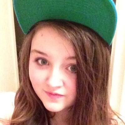 emilyreaderz's profile picture. This is me~