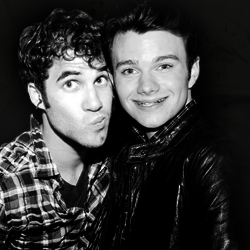 Marcorencarnado's profile picture. Soy Marco,bi, me mate...pero me reencarne en este tipo..completamente enamorado de mi nene @RodAvenueQ