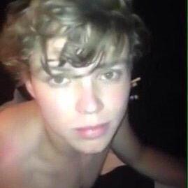 follow @fuckingcalvm bc she gave u a free follow and ask her if u want a fb