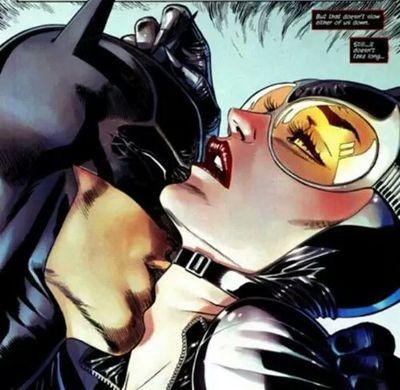 hey! i'm Selina kyle. Imma bad and naughty kitty . Batman *-* follow for follow back. just a woman ;).