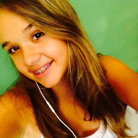 Peço a Deus que não me deixe desistir,Que não me deixe ficar sem Você,Pois a minha Força vem do seu Sorriso,Vem de Você. @luansantana