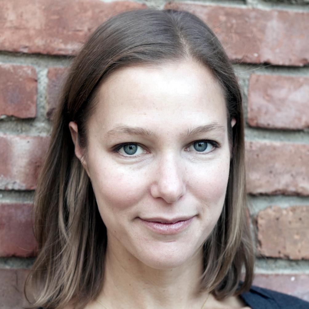 Author. Poet. Mom. Dog person. Cat convert. Tennis fanatic.  UNDERNEATH EVERYTHING (Balzer + Bray/HarperCollins). She/her. Rep'd by @MichaelBourret.