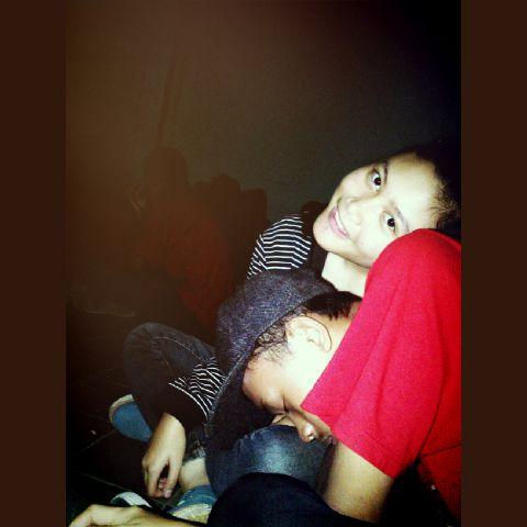 Hai hand ({}) aku sayang kamu setiap hari :*