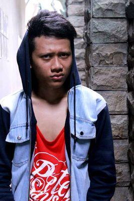 Hidup-hidup gue jadi ya terserah gue mau apa, kalau masalah orang lain gak suka, gue sih bodo amat !!!