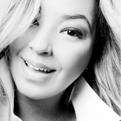 Fotógrafa, produtora de moda... mãe... mulher... amando a vida cada dia mais!