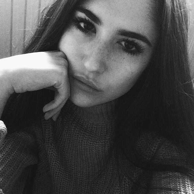 j'te fais pas la morale j'te fais l'amour mon amr, pas avec mon corps avec mon âme, mon amr, mon amr, mon amr